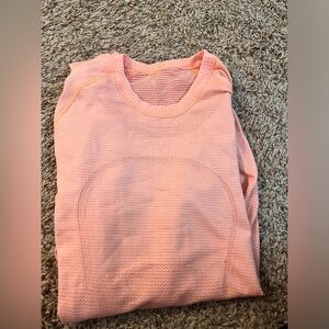 Lululemon swiftly tech size 6 long sleeve